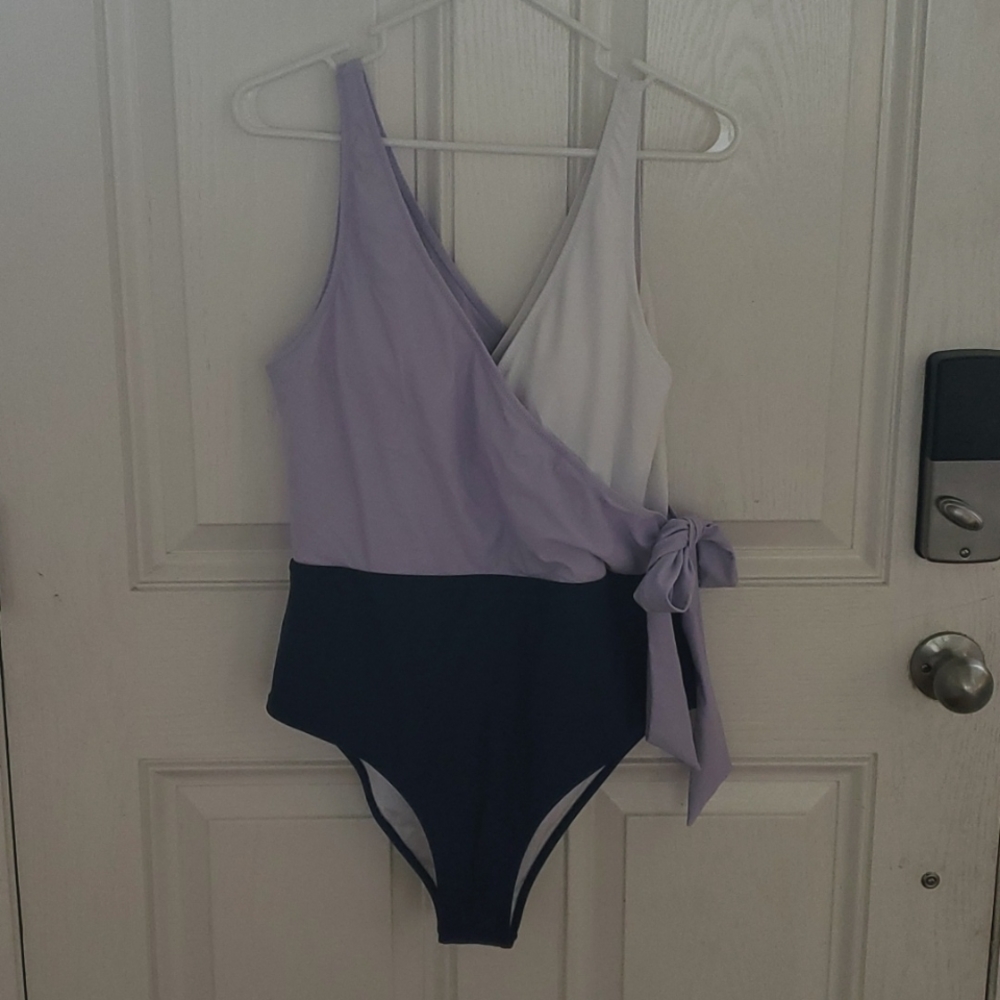 Color block swimsuit
